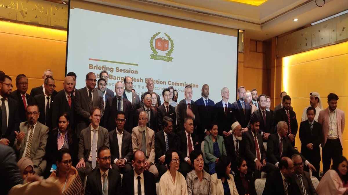 নির্বাচন কমিশনের প্রতি কূটনীতিকদের পূর্ণ আস্থা রয়েছে: সিইসি