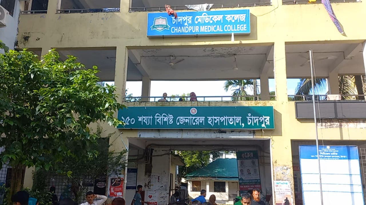 ফেসবুকে ছবি শেয়ার করাকে কেন্দ্র করে বিএনপি-জামায়াতের সংঘর্ষ, আহত ২৯ image